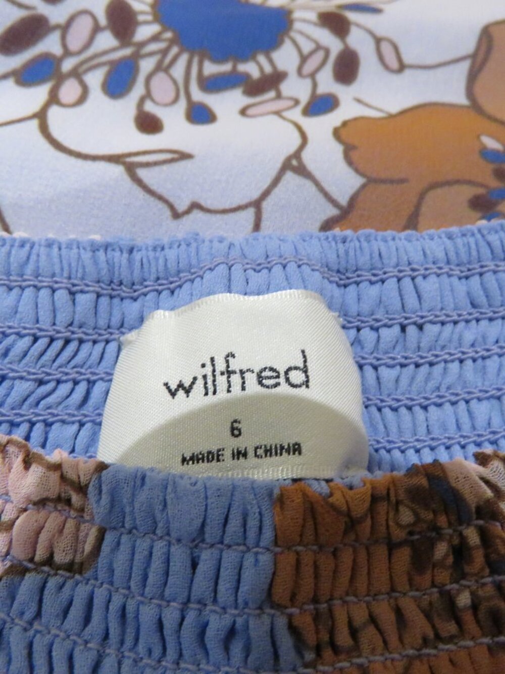 ARITZIA WILFRED Villa Smocked Dress in Soft Iris Poetic Floral Romantic US 6 - Picture 13 of 14
